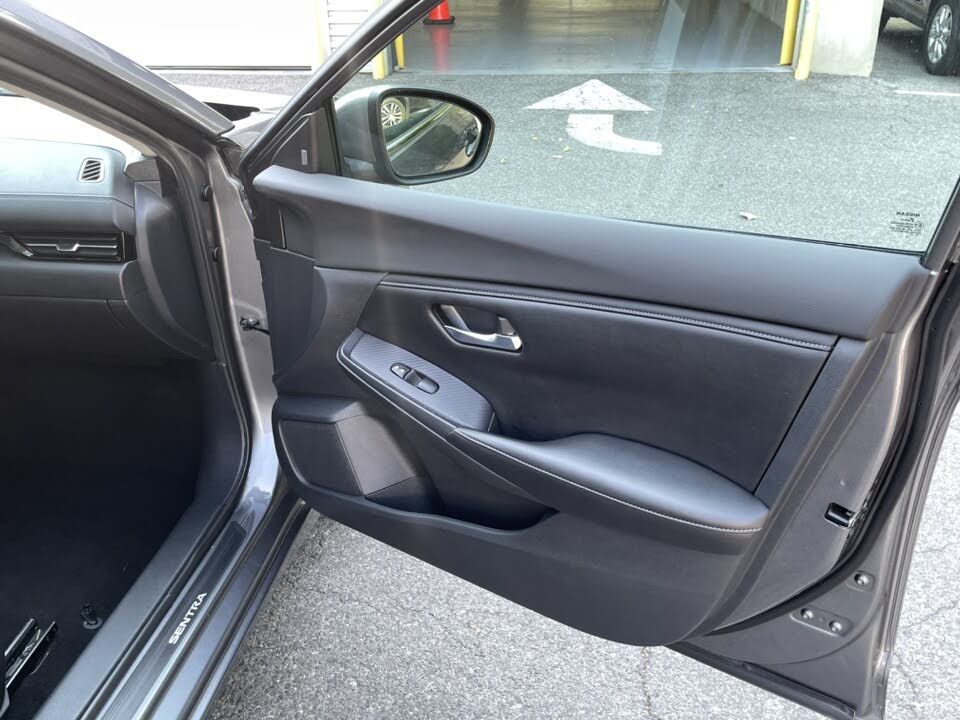 2020 Nissan Sentra SV Grey Front Wheel Drive 2.0L