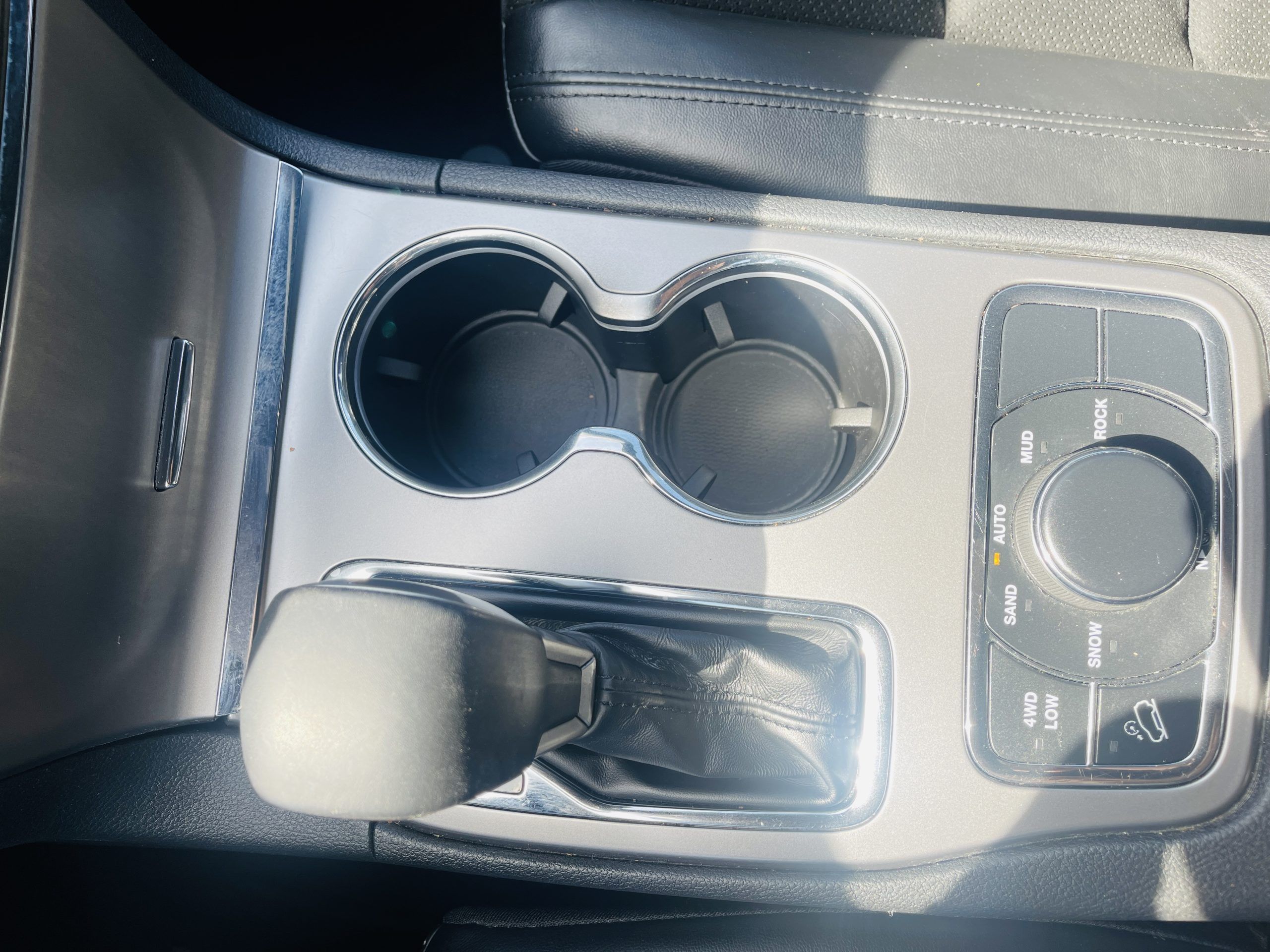2022 Jeep Grand Cherokee Laredo X Mystic Gray – Robust Auto Group