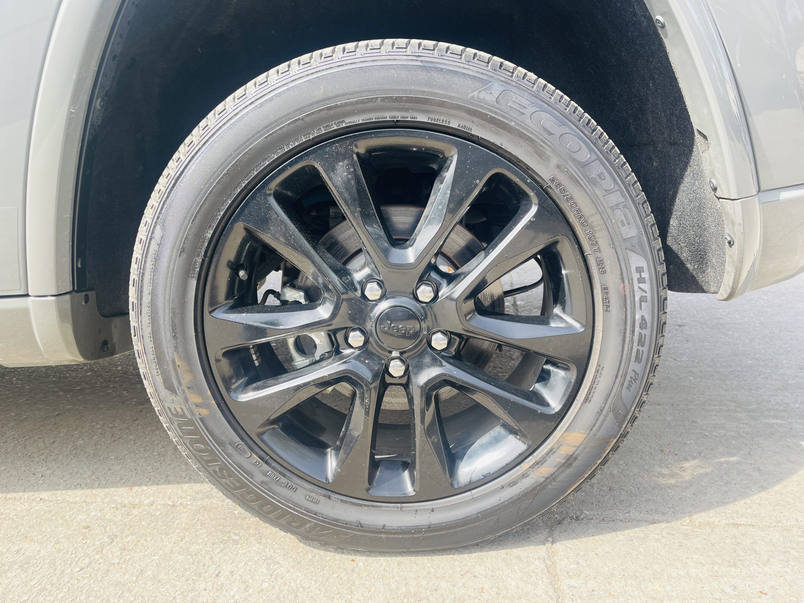 2022 Jeep Grand Cherokee Laredo X Mystic Gray – Robust Auto Group