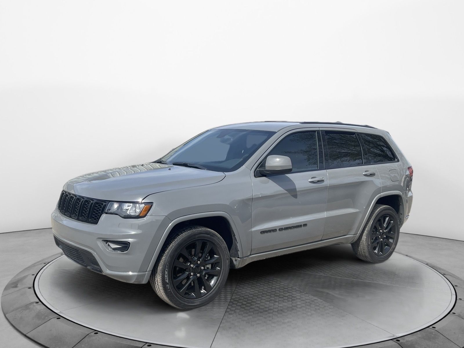 2022 Jeep Grand Cherokee WK Laredo X's photo